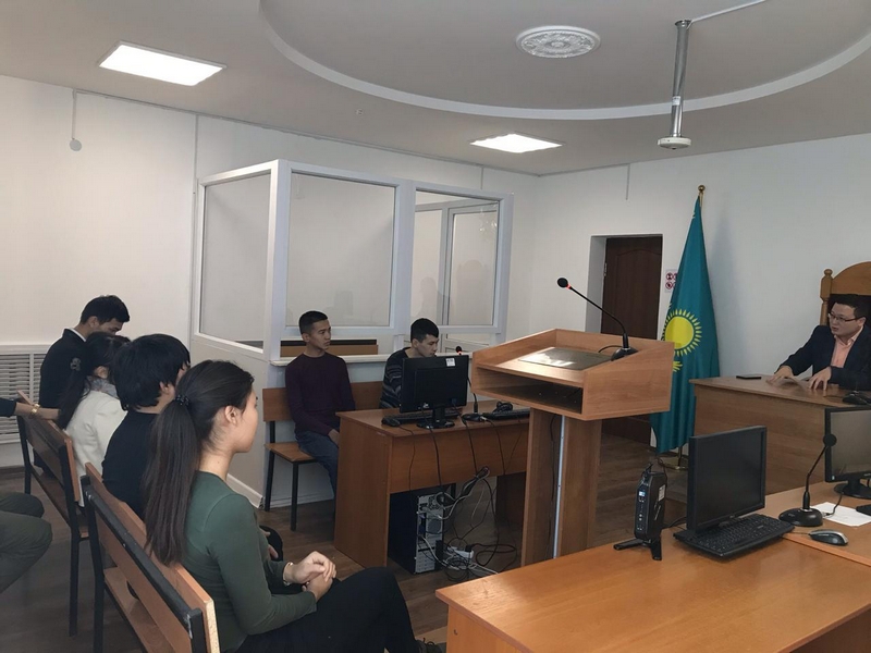 Студенты по специальности «Юриспруденция» приняли участие  в зале судебных заседаний. 